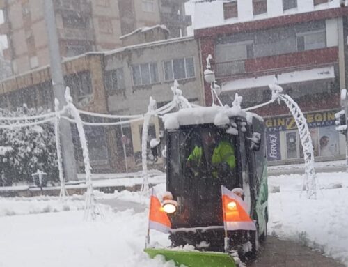 GM636 CLEARS SNOW SIDE BY SIDE WITH HEAVY MUNICIPAL MACHINERY